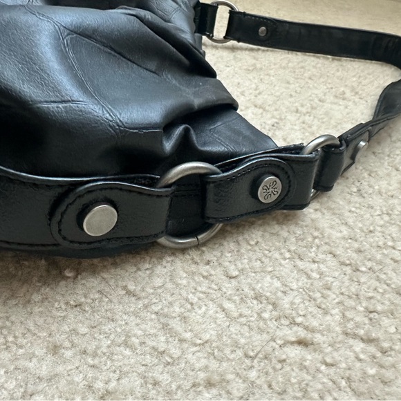 Simply Vera Vera Wang Black Leather Shoulder Bag Purse - Picture 7 of 12